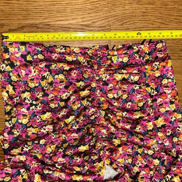 ZARA Floral Black and Pink Ruched Slit Women's Skirt - Picture 6 of 10